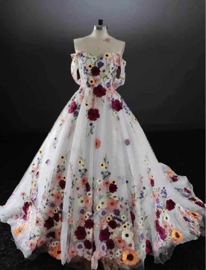 Robe de banquet en fil de bienvenue à fleurs exquises