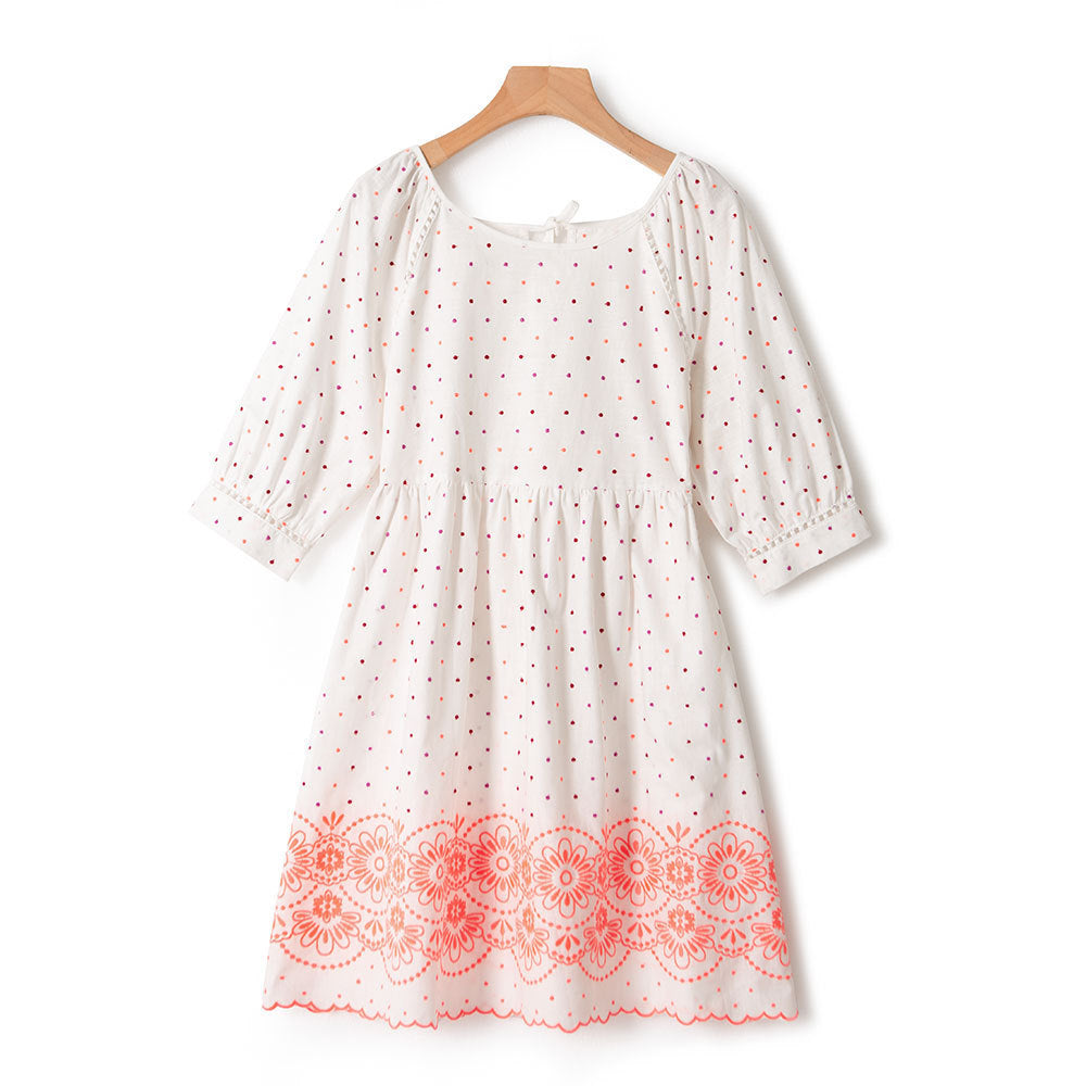 Robe d'été mignonne en coton et lin brodée à pois français