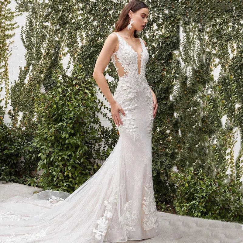 Robe de mariée en dentelle à col en V pour femmes