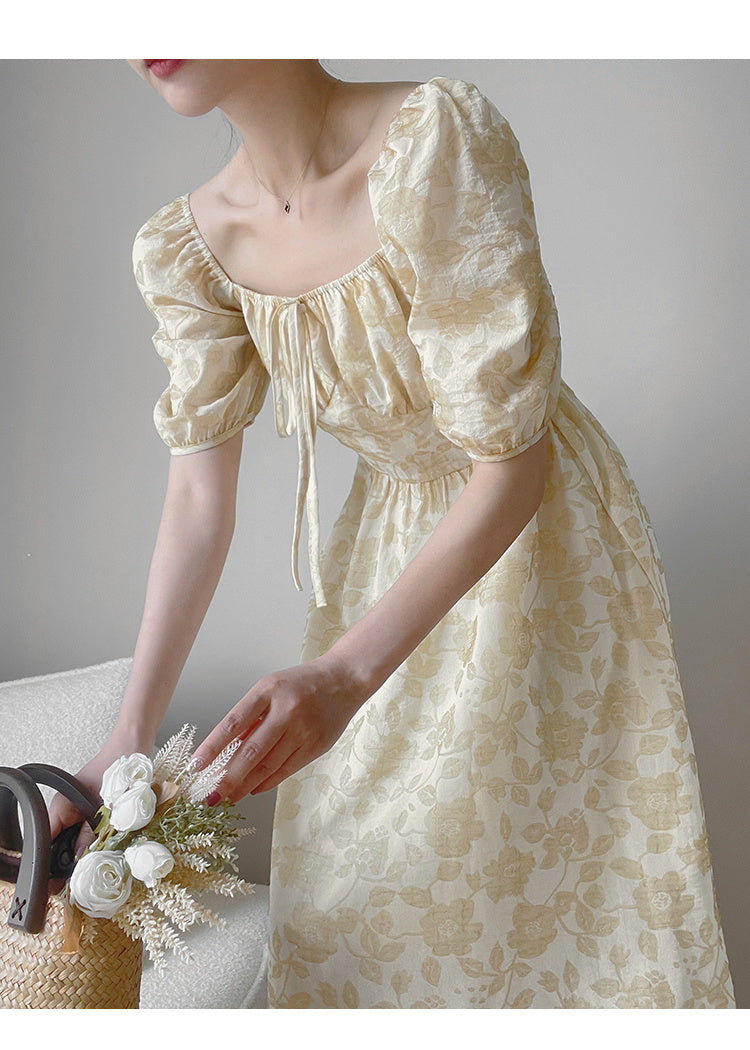 Robe à fleurs jaune crème pour femme