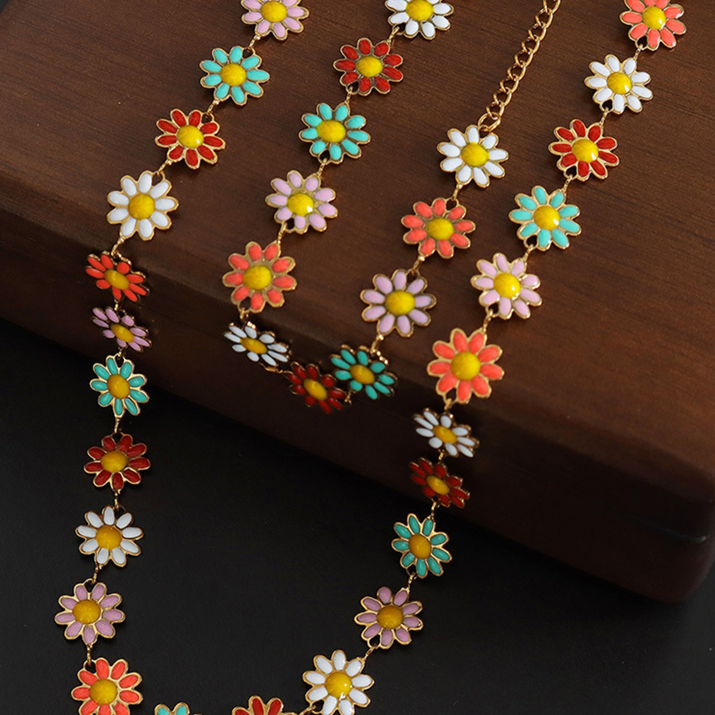 Collar de flores de goteo de aceite de acero de titanio