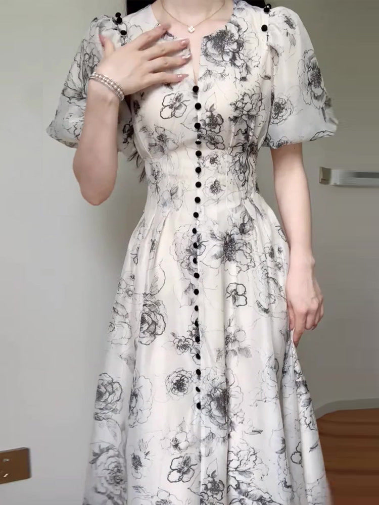 Robe fleurie à l'encre tendance pour femme