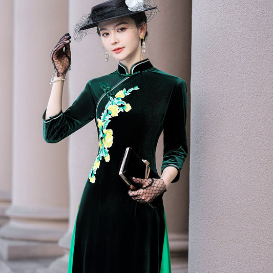 Velours doré manches trois-quarts longues brodées non fendues améliorées Ao Dai Cheongsam